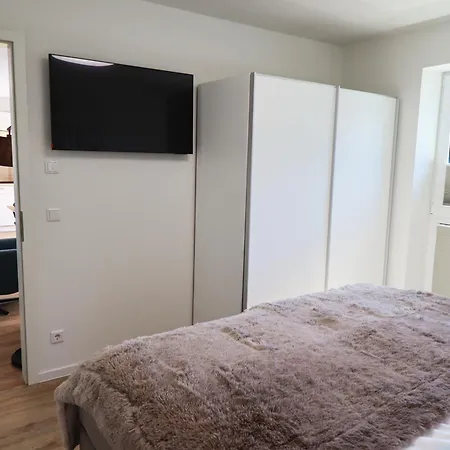 Kueste33 33 דירה *