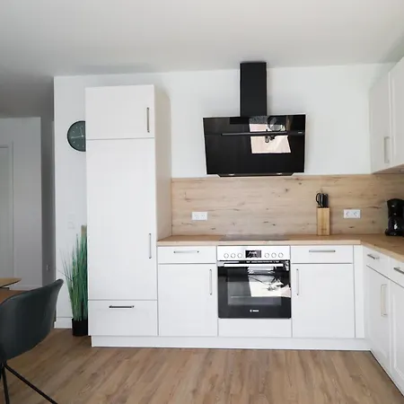 Kueste33 33 דירה *